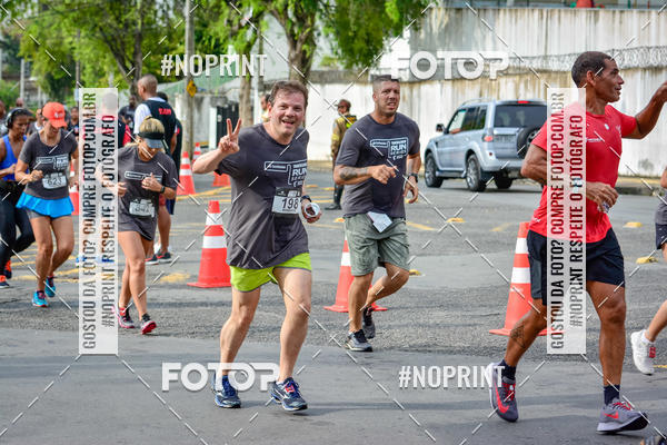 Achetez vos photos de l'�v�nementSantander Track&Field Run Series - Shopping da Bahia sur Fotop