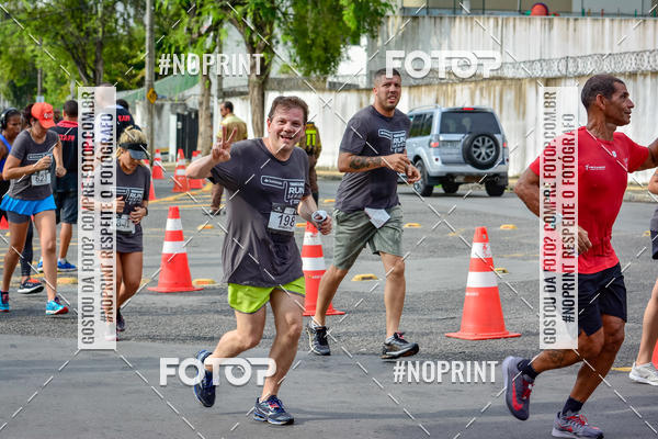 Achetez vos photos de l'�v�nementSantander Track&Field Run Series - Shopping da Bahia sur Fotop