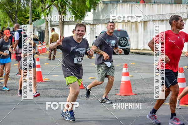 Achetez vos photos de l'�v�nementSantander Track&Field Run Series - Shopping da Bahia sur Fotop