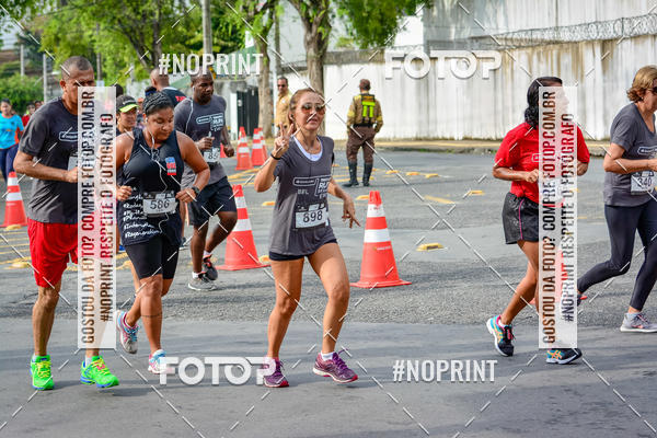 Achetez vos photos de l'�v�nementSantander Track&Field Run Series - Shopping da Bahia sur Fotop