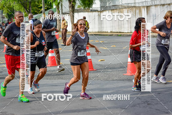 Achetez vos photos de l'�v�nementSantander Track&Field Run Series - Shopping da Bahia sur Fotop