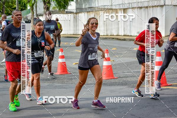 Achetez vos photos de l'�v�nementSantander Track&Field Run Series - Shopping da Bahia sur Fotop