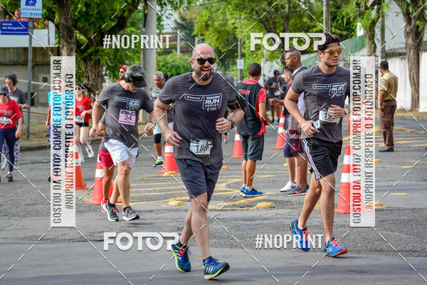 Achetez vos photos de l'�v�nementSantander Track&Field Run Series - Shopping da Bahia sur Fotop