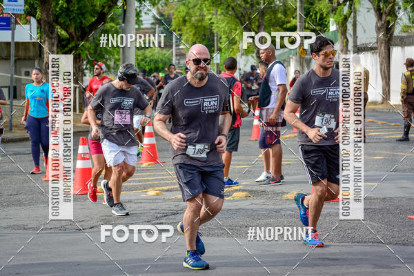 Achetez vos photos de l'�v�nementSantander Track&Field Run Series - Shopping da Bahia sur Fotop