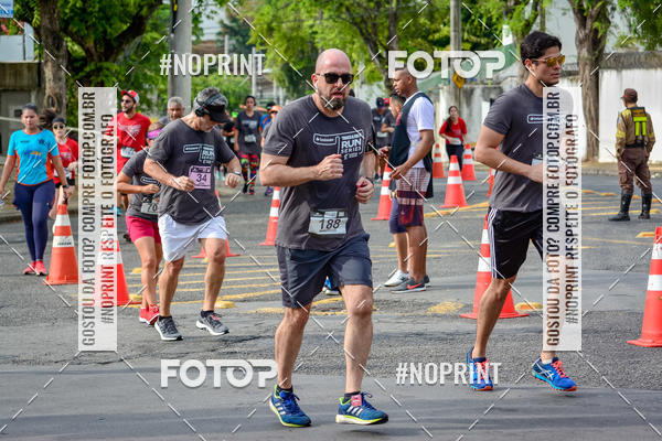 Achetez vos photos de l'�v�nementSantander Track&Field Run Series - Shopping da Bahia sur Fotop