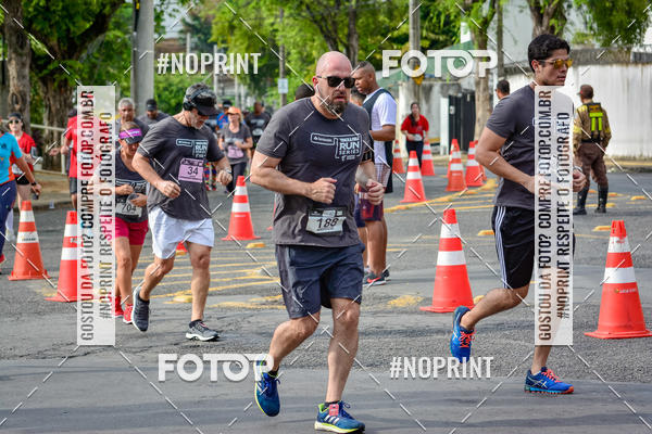 Achetez vos photos de l'�v�nementSantander Track&Field Run Series - Shopping da Bahia sur Fotop
