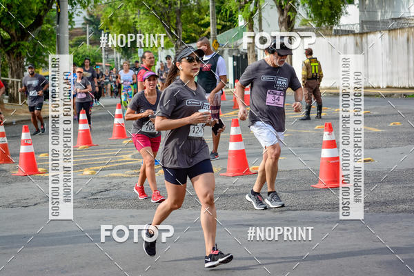 Achetez vos photos de l'�v�nementSantander Track&Field Run Series - Shopping da Bahia sur Fotop