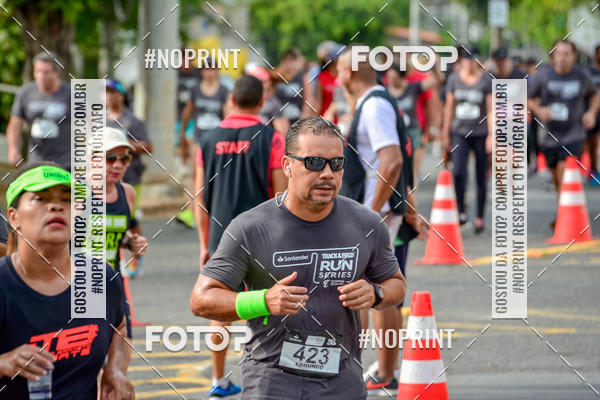 Buy your photos of the eventSantander Track&Field Run Series - Shopping da Bahia on Fotop