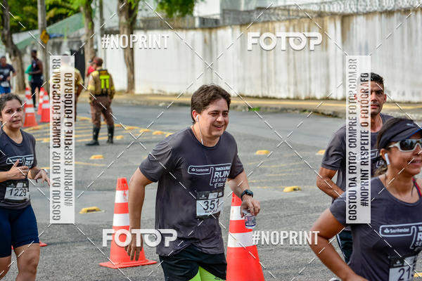 Buy your photos of the eventSantander Track&Field Run Series - Shopping da Bahia on Fotop