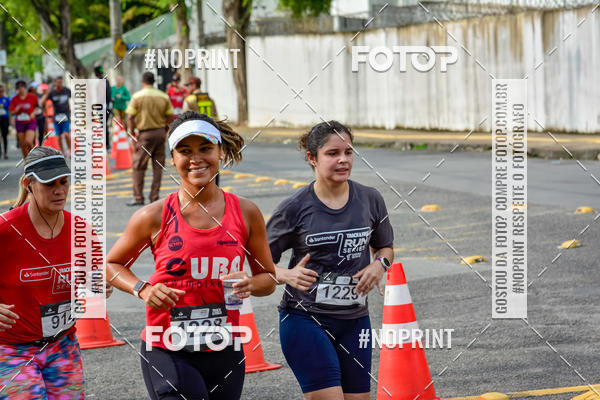 Achetez vos photos de l'�v�nementSantander Track&Field Run Series - Shopping da Bahia sur Fotop