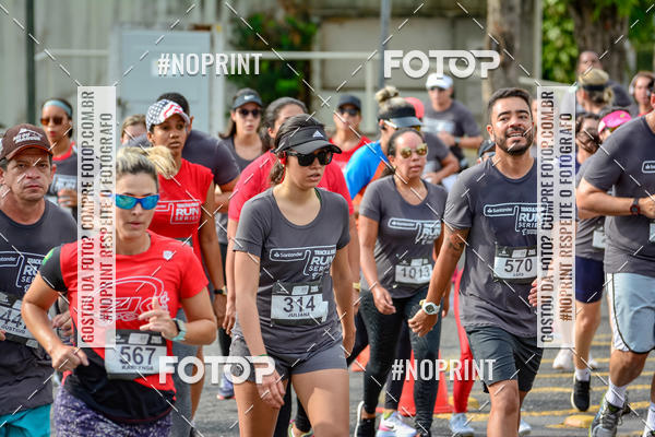 Achetez vos photos de l'�v�nementSantander Track&Field Run Series - Shopping da Bahia sur Fotop