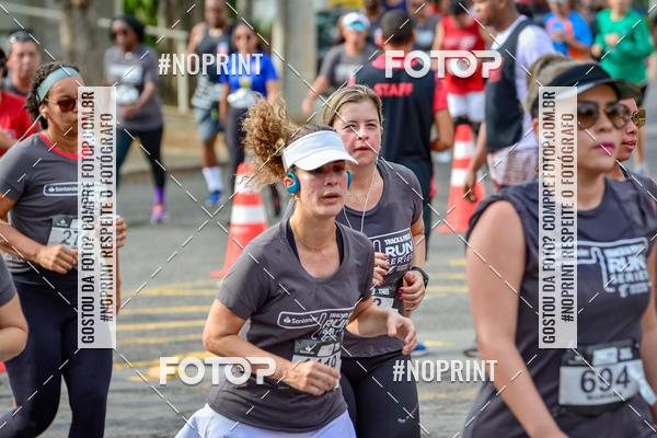 Achetez vos photos de l'�v�nementSantander Track&Field Run Series - Shopping da Bahia sur Fotop
