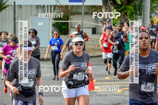 Achetez vos photos de l'�v�nementSantander Track&Field Run Series - Shopping da Bahia sur Fotop
