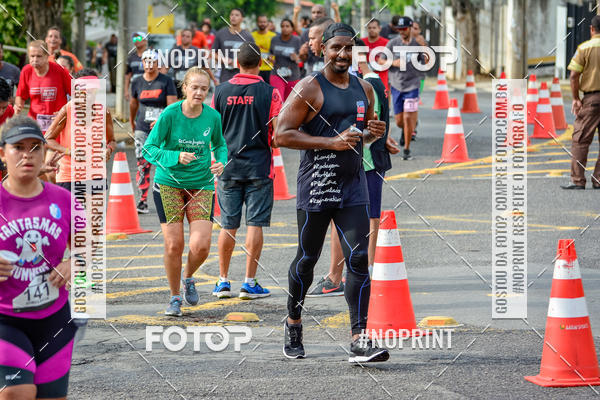 Achetez vos photos de l'�v�nementSantander Track&Field Run Series - Shopping da Bahia sur Fotop