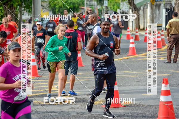 Achetez vos photos de l'�v�nementSantander Track&Field Run Series - Shopping da Bahia sur Fotop