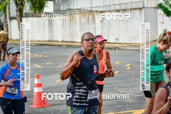Buy your photos of the eventSantander Track&Field Run Series - Shopping da Bahia on Fotop