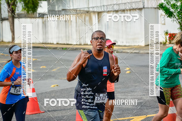 Achetez vos photos de l'�v�nementSantander Track&Field Run Series - Shopping da Bahia sur Fotop