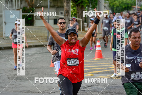 Compre suas fotos do eventoSantander Track&Field Run Series - Shopping da Bahia no Fotop