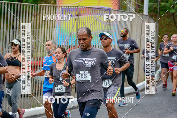 Compre suas fotos do eventoSantander Track&Field Run Series - Shopping da Bahia no Fotop