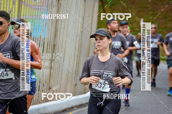 Compre suas fotos do eventoSantander Track&Field Run Series - Shopping da Bahia no Fotop
