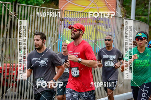 Compre suas fotos do eventoSantander Track&Field Run Series - Shopping da Bahia no Fotop