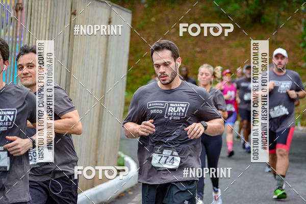 Buy your photos of the eventSantander Track&Field Run Series - Shopping da Bahia on Fotop