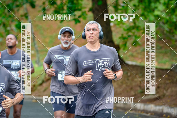 Buy your photos of the eventSantander Track&Field Run Series - Shopping da Bahia on Fotop