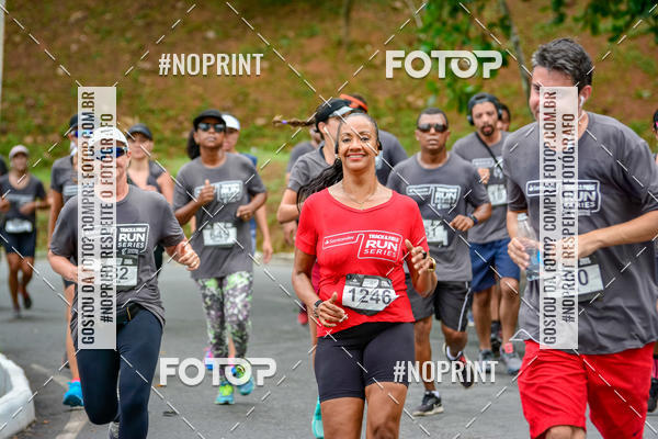 Buy your photos of the eventSantander Track&Field Run Series - Shopping da Bahia on Fotop