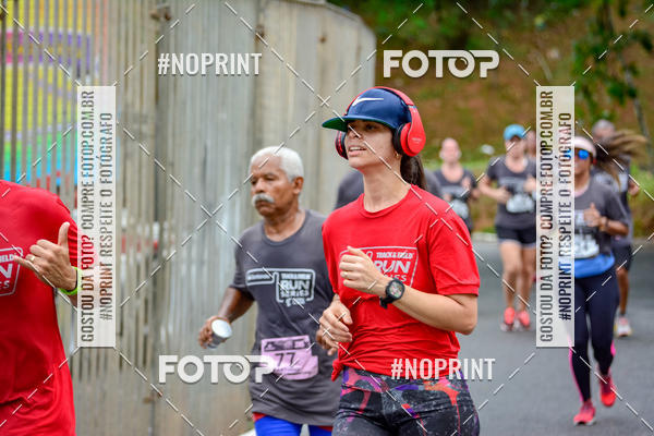 Buy your photos of the eventSantander Track&Field Run Series - Shopping da Bahia on Fotop