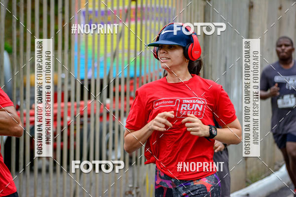 Buy your photos of the eventSantander Track&Field Run Series - Shopping da Bahia on Fotop