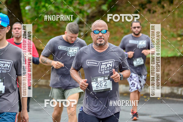 Buy your photos of the eventSantander Track&Field Run Series - Shopping da Bahia on Fotop