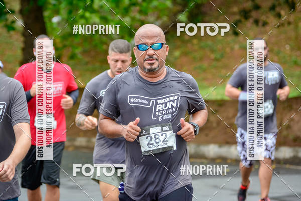 Buy your photos of the eventSantander Track&Field Run Series - Shopping da Bahia on Fotop