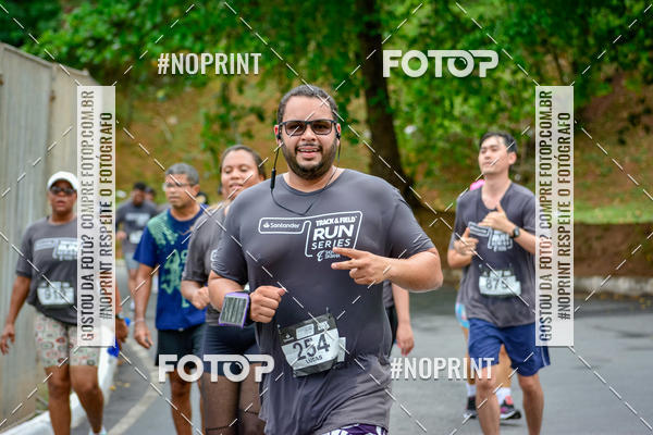 Buy your photos of the eventSantander Track&Field Run Series - Shopping da Bahia on Fotop