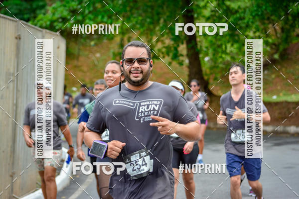Buy your photos of the eventSantander Track&Field Run Series - Shopping da Bahia on Fotop