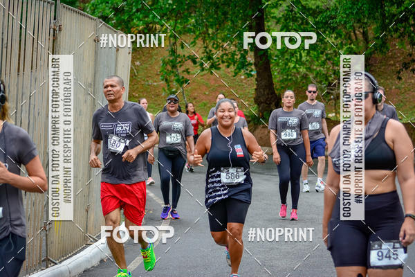 Buy your photos of the eventSantander Track&Field Run Series - Shopping da Bahia on Fotop
