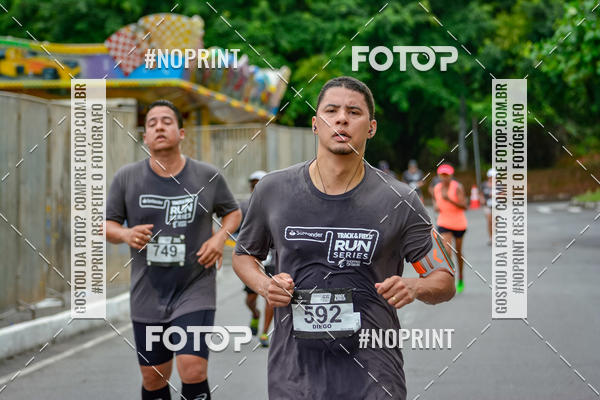 Buy your photos of the eventSantander Track&Field Run Series - Shopping da Bahia on Fotop