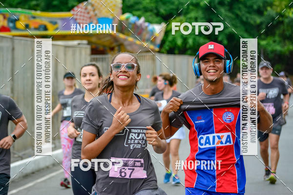 Buy your photos of the eventSantander Track&Field Run Series - Shopping da Bahia on Fotop