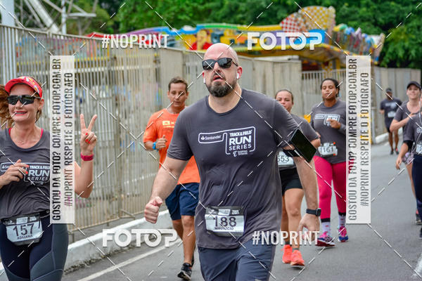 Buy your photos of the eventSantander Track&Field Run Series - Shopping da Bahia on Fotop