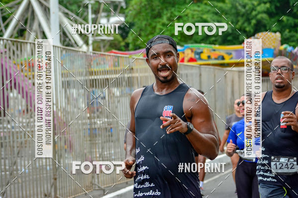 Buy your photos of the eventSantander Track&Field Run Series - Shopping da Bahia on Fotop