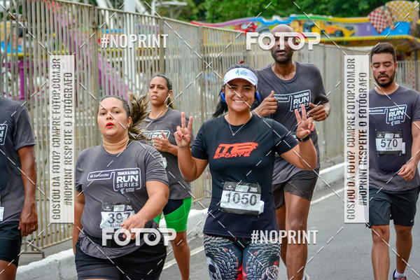 Buy your photos of the eventSantander Track&Field Run Series - Shopping da Bahia on Fotop