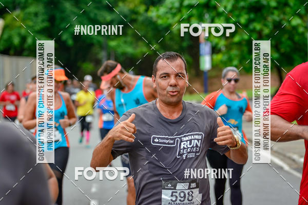 Buy your photos of the eventSantander Track&Field Run Series - Shopping da Bahia on Fotop