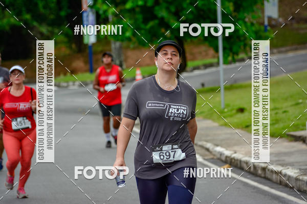 Buy your photos of the eventSantander Track&Field Run Series - Shopping da Bahia on Fotop