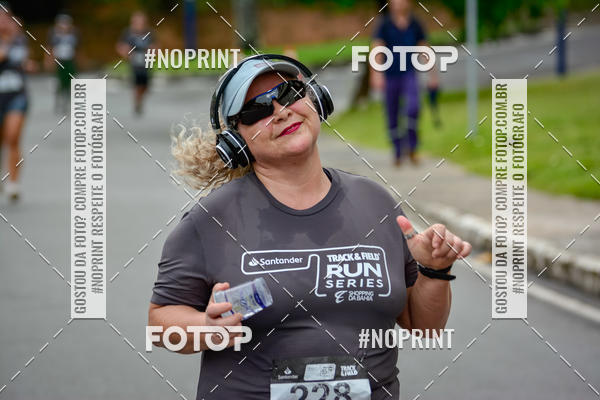 Buy your photos of the eventSantander Track&Field Run Series - Shopping da Bahia on Fotop