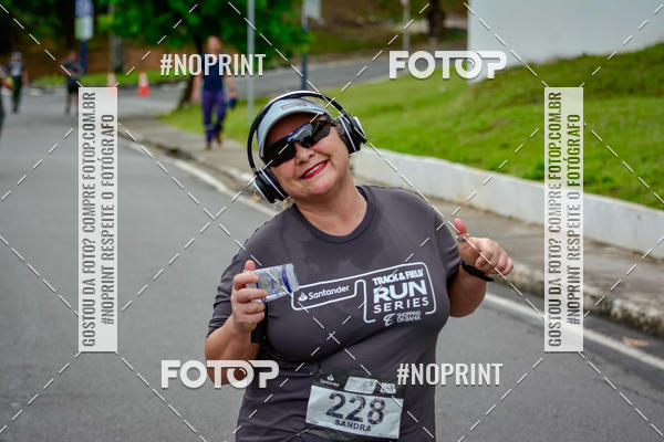 Buy your photos of the eventSantander Track&Field Run Series - Shopping da Bahia on Fotop