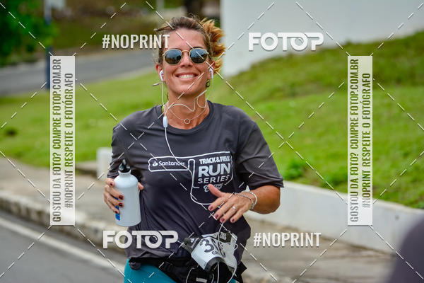 Buy your photos of the eventSantander Track&Field Run Series - Shopping da Bahia on Fotop