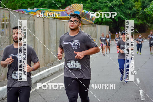 Buy your photos of the eventSantander Track&Field Run Series - Shopping da Bahia on Fotop