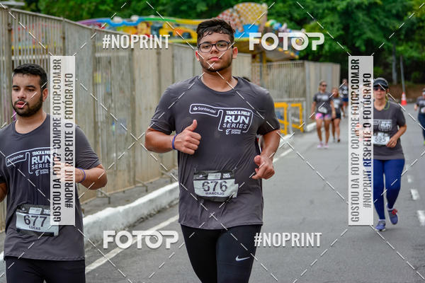 Buy your photos of the eventSantander Track&Field Run Series - Shopping da Bahia on Fotop