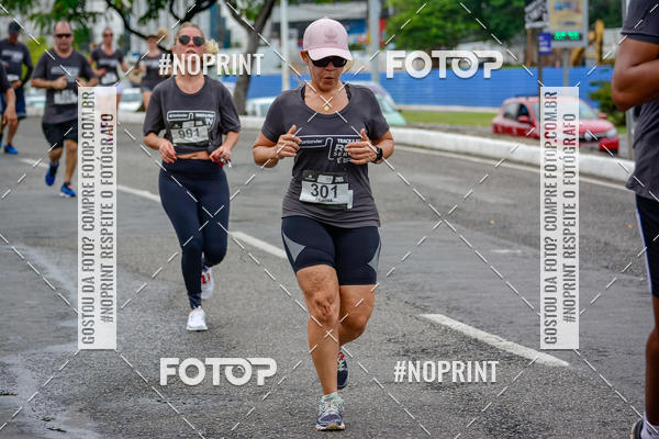Buy your photos of the eventSantander Track&Field Run Series - Shopping da Bahia on Fotop