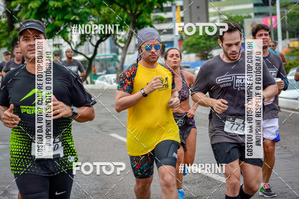 Buy your photos of the eventSantander Track&Field Run Series - Shopping da Bahia on Fotop