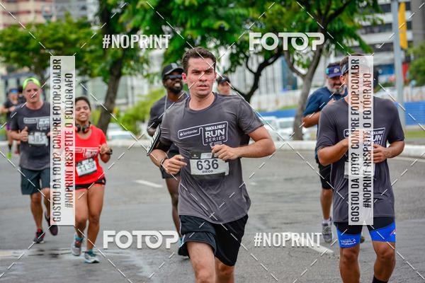 Buy your photos of the eventSantander Track&Field Run Series - Shopping da Bahia on Fotop